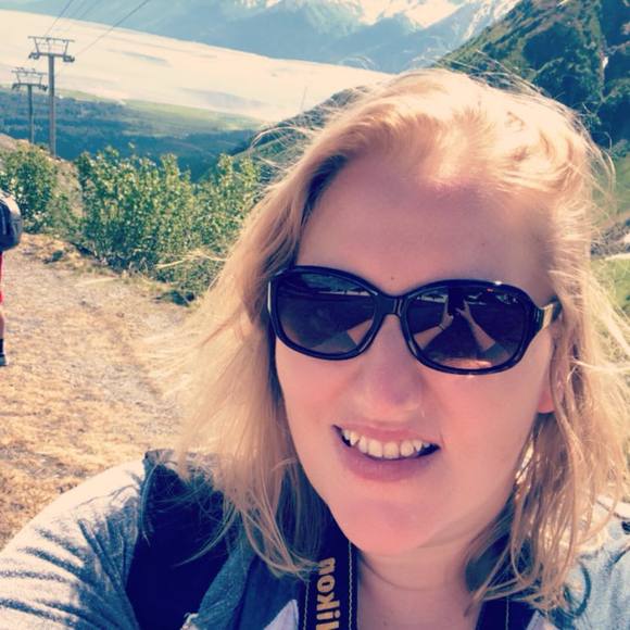 Meet your Posher, Laura - Picture 1 of 1